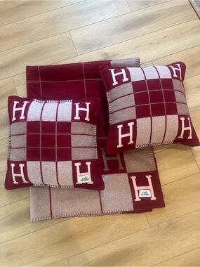 Burgundy H Logo Throw Blanket and Pillow Set